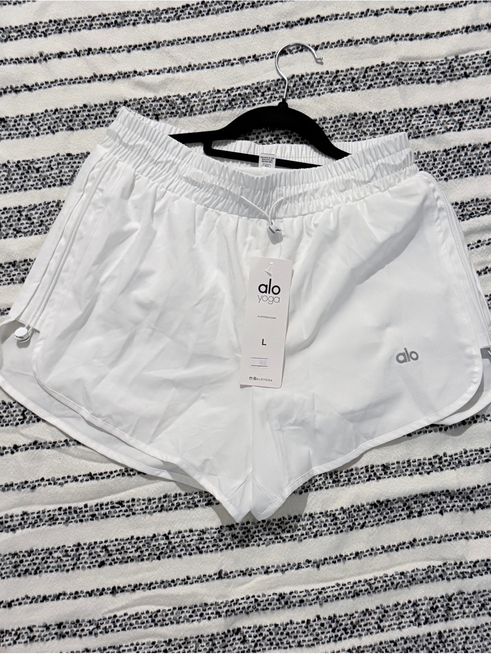ALO Yoga White Women's Athletic Shorts with Elastic Waist
